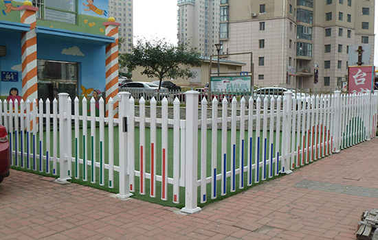 幼兒園<a href=http://recherchecamping.com target=_blank class=infotextkey>圍欄</a>