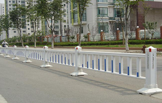 塑鋼道路<a href=http://recherchecamping.com target=_blank class=infotextkey>護(hù)欄</a>